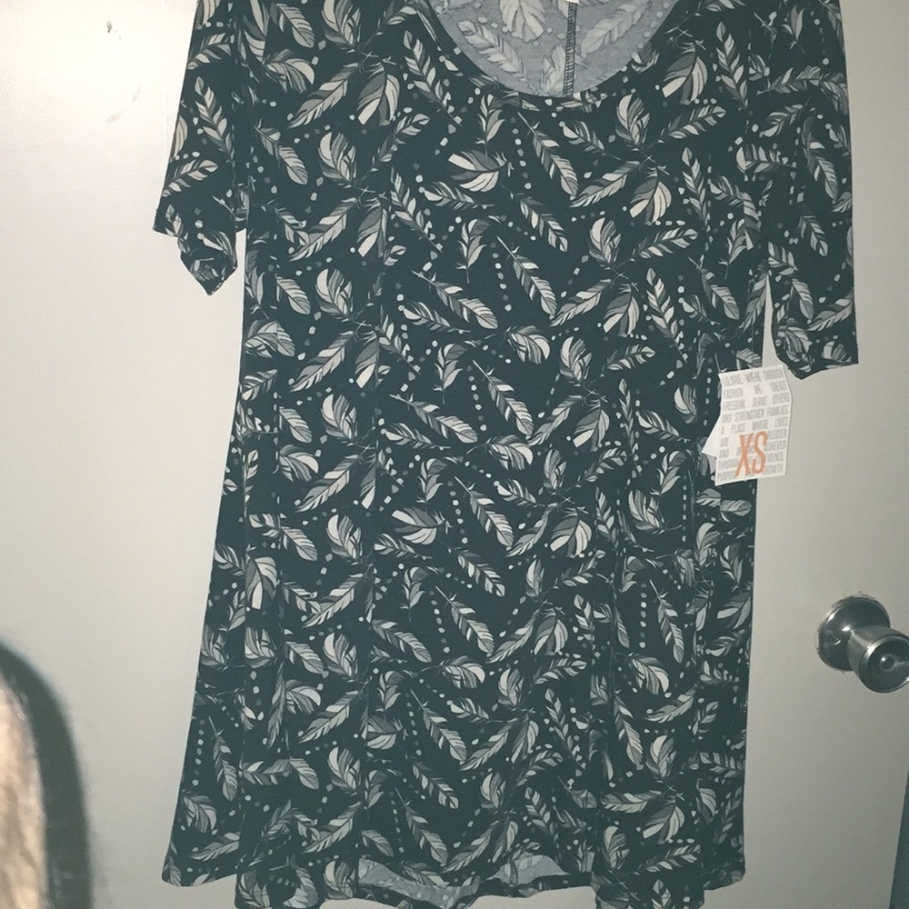 Lularoe XS Perfect T - Picture 1 of 4